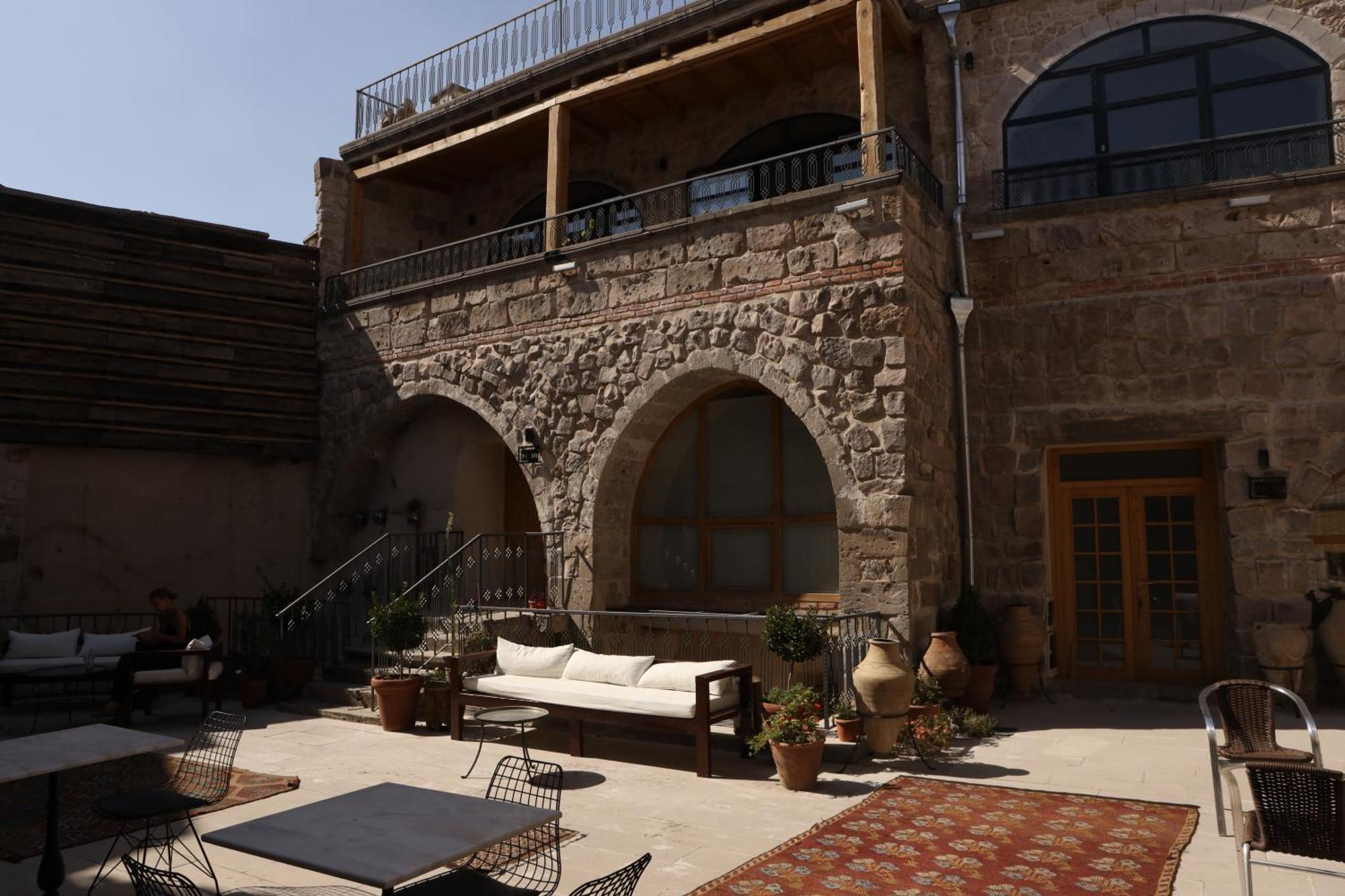 Pinhan Cave Suites Учгісар Екстер'єр фото