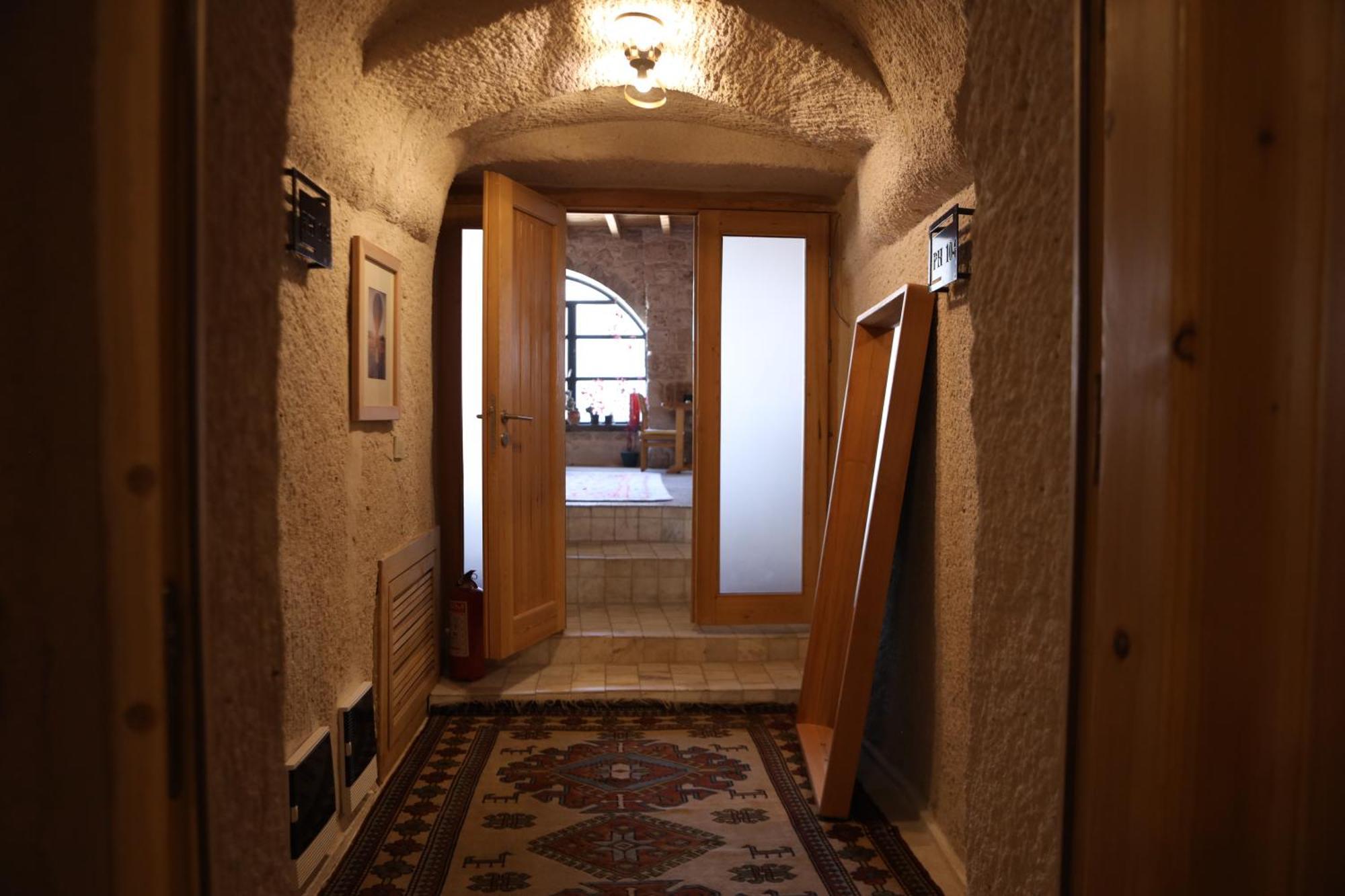 Pinhan Cave Suites Учгісар Екстер'єр фото